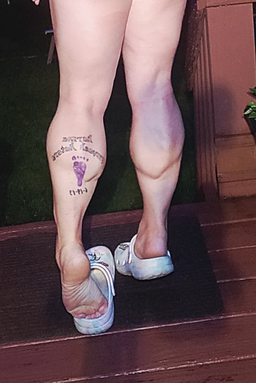 Calf Muscle Pics 📸 Barefoot
