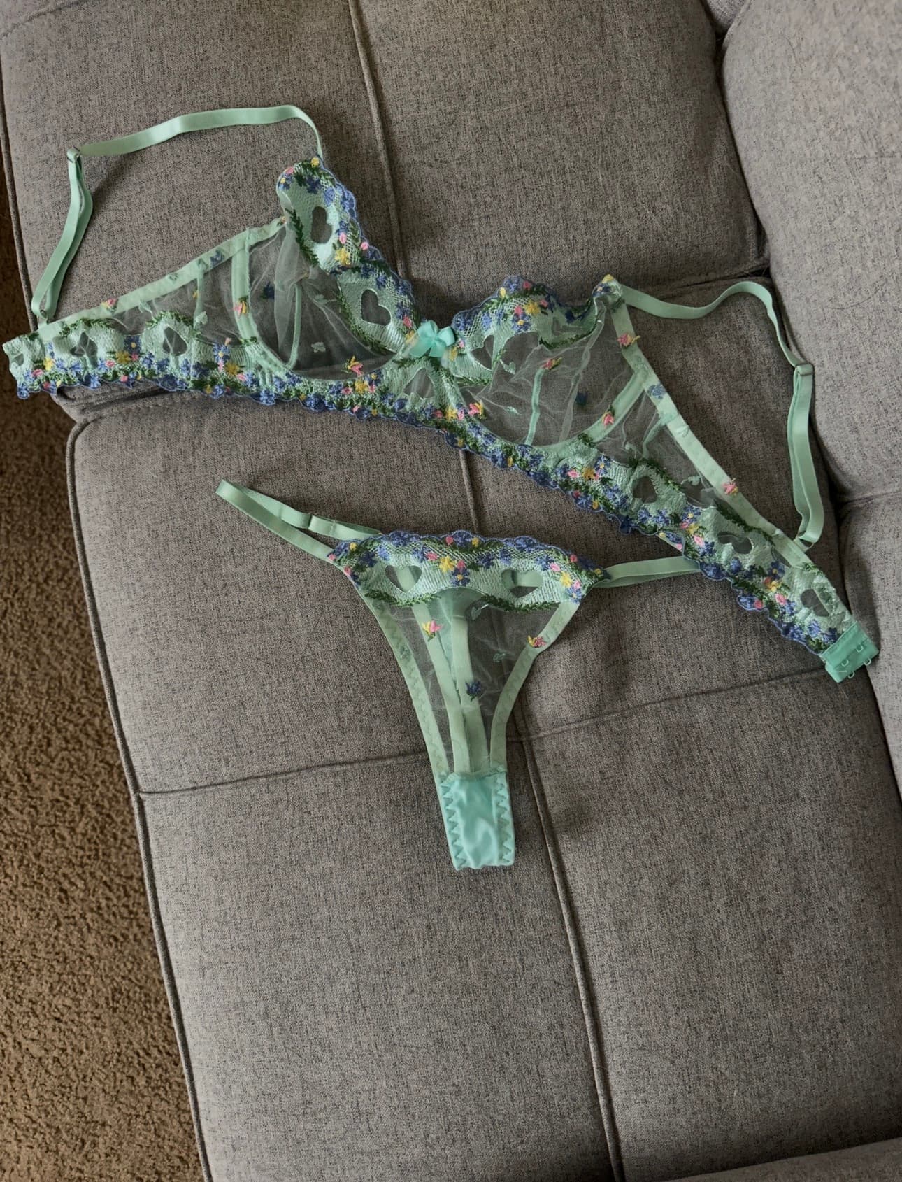 Green Lace Lingerie - Image 2